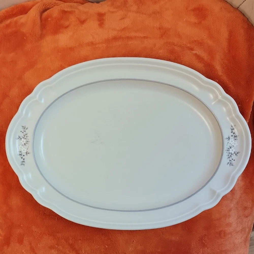 Pfaltzgraff White Oval Serving Platter with Embossed Marks